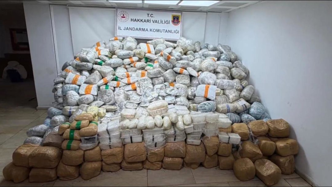 ZEHİR TACİRLERİNE OPERASYON