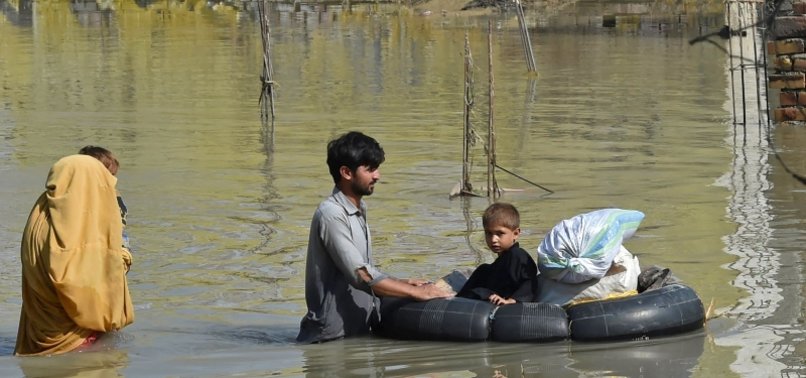 DEATH TOLL FROM FLOODS IN PAKISTAN REACHES 1,061