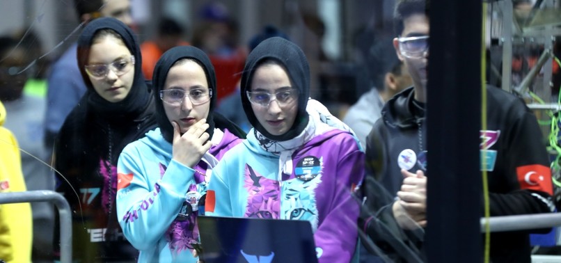 TURKISH GIRLS MAKE WAVES IN NY ROBOTICS CONTEST