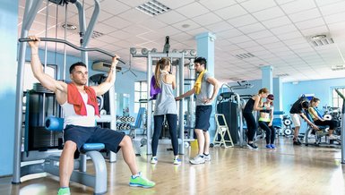 Spor salonuna gitmeden evde kas nasıl yapılır?