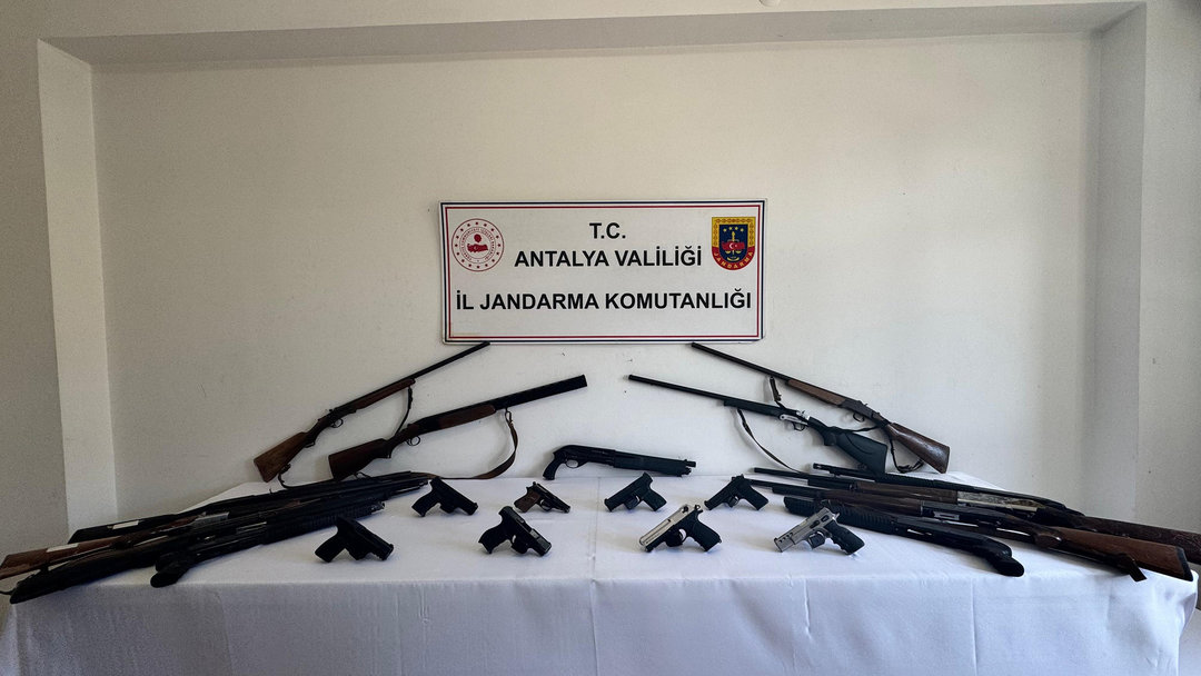 ANTALYA’DA SİLAH KAÇAKÇILARINA OPERASYON