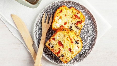 Kuru Domatesli ve Zeytinli Kek