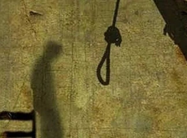 V Indiji moškega obsodili na smrt zaradi sežiga žene zaradi barve kože