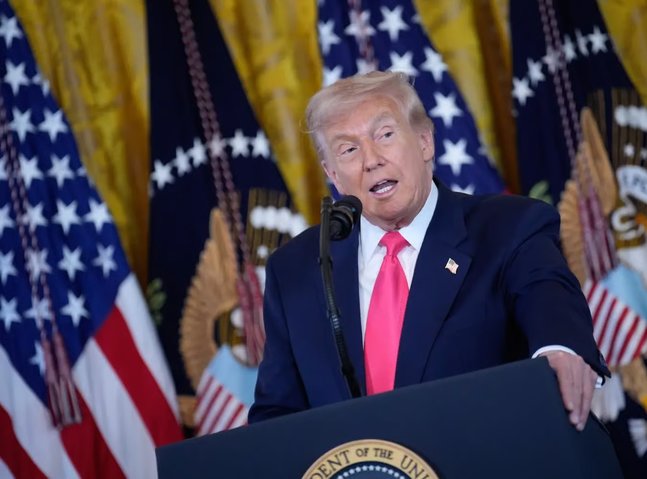 Trump : "CNN should be sold"