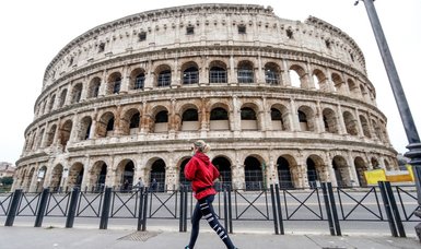 Tourist who carved name in Colosseum apologizes through letter to Italy