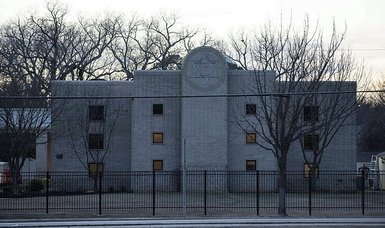 Police arrest 2 men in Texas synagogue attack investigation