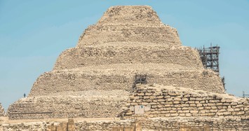 Archaeologists discover mummification workshop near Egypt's pyramids