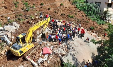 6 dead, 2 missing in floods and landslides in northeast Turkey