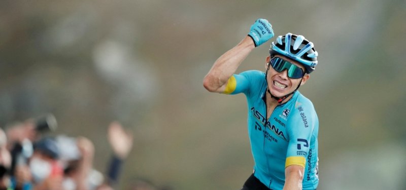 Colombian cyclist Lopez detained during baggage check