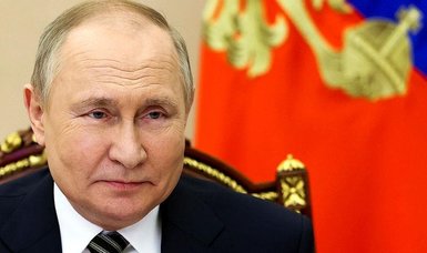 Vladimir Putin calls on Ukraine to remove sea mines