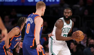 Celtics pull away from Knicks, stretch win streak to 8