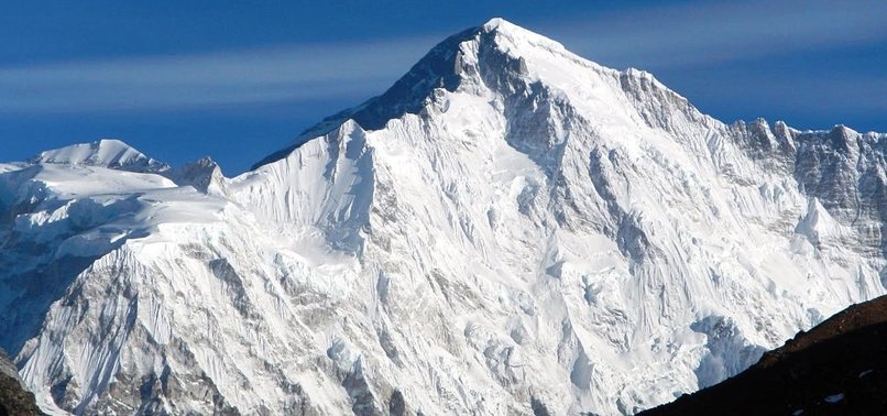 IN A FIRST, CHINESE SCIENTISTS SUMMIT MOUNT CHO OYU