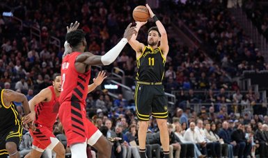 Golden State Warriors crush Portland Trail Blazers to pick up fifth straight victory