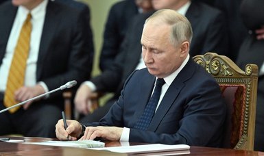 Putin signs decree on citizenship for foreigners under contract with Russian army