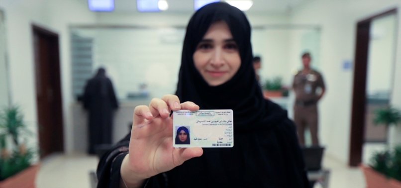 FIRST GROUP OF SAUDI WOMEN RECEIVES DRIVING LICENSES