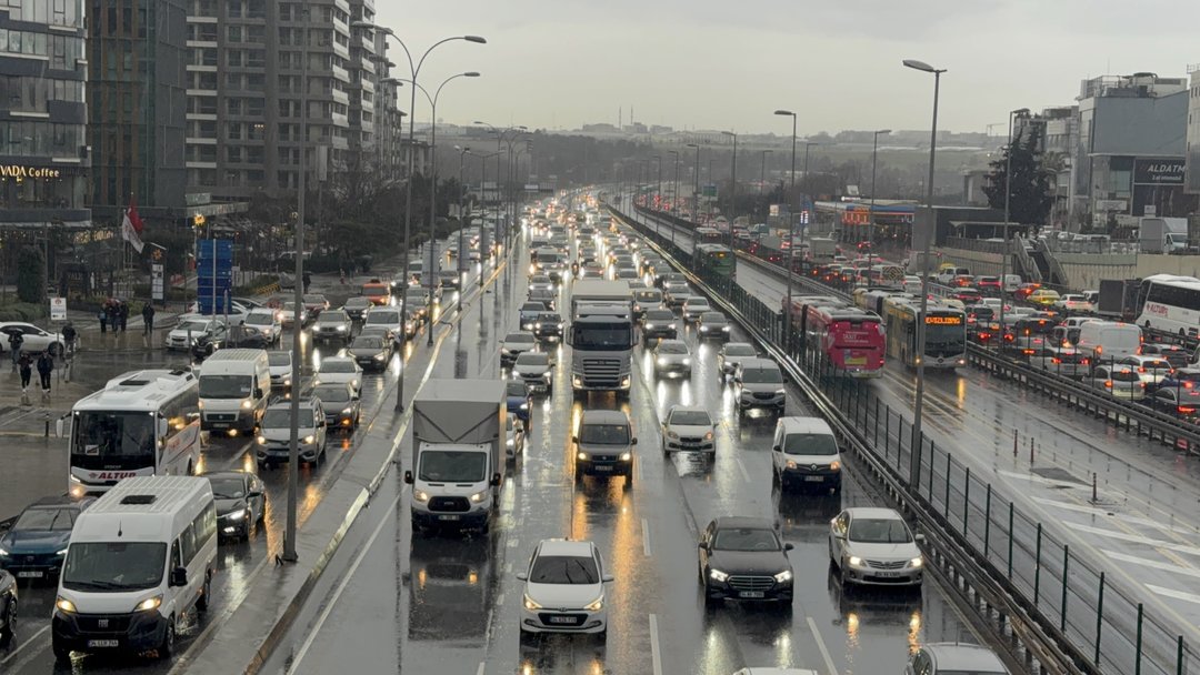 İSTANBUL’DA TRAFİK ÇİLESİ