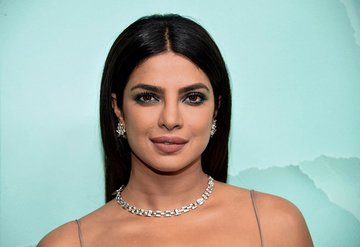 Priyanka Chopra restoran açıyor