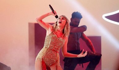 Taylor Swift says ticket buying problems 'excruciating' to watch