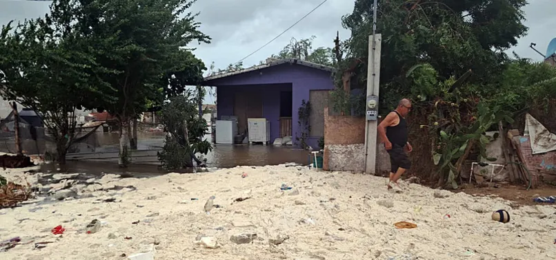 HURRICANE POLO MAKES LANDFALL ON MEXICOS BAJA CALIFORNIA
