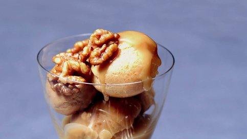 Tahin Soslu Profiterol