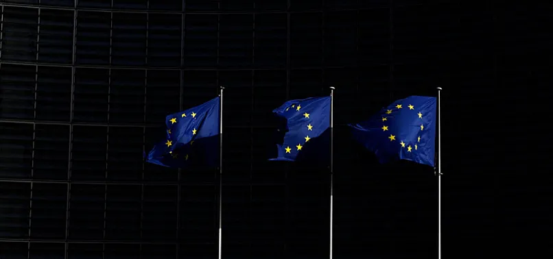 EU COMMISSION OUTLINES OPTIONS TO RESTRICT TRADE WITH ISRAELI SETTLEMENTS