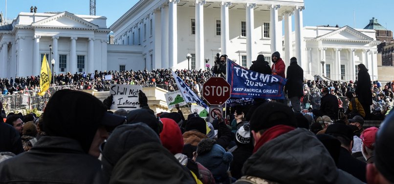 ARMED U.S. GUN RIGHTS ACTIVISTS RALLY AGAINST PROPOSED VIRGINIA GUN LAWS