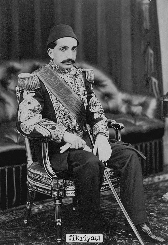 ABDÜLHAMİD EŞİ MÜŞFİKA HANIM’IN KOLLARINDA ÖLDÜ