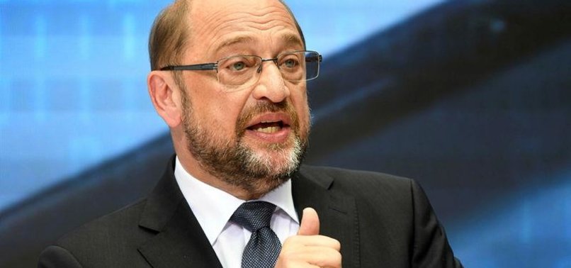 GERMANYS SCHULZ THREATENS CUT IN EU FUNDS FOR ANTI-MIGRANT COUNTRIES