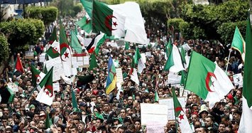 Algerians hold anti-regime demos for 10th Friday in row