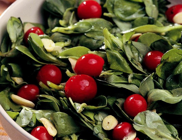 Sarımsaklı Semizotu Salatası