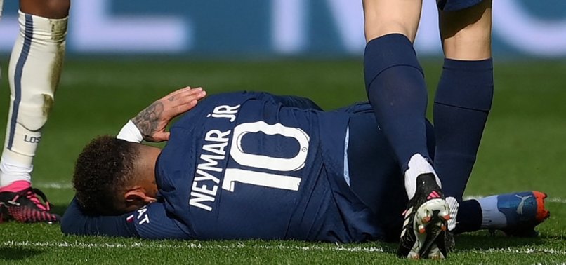 PSG CONFIRM NEYMAR OUT FOR SEASON DUE TO ANKLE SURGERY