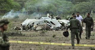 Kolombiya’da uçak düştü