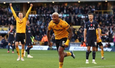 Wolves stun Spurs 2-1 with stoppage-time goals