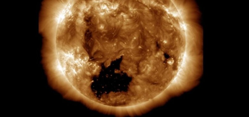 NASA DETECTS GIANT HOLE IN SUN, IT WILL HAVE ITS CONSEQUENCES