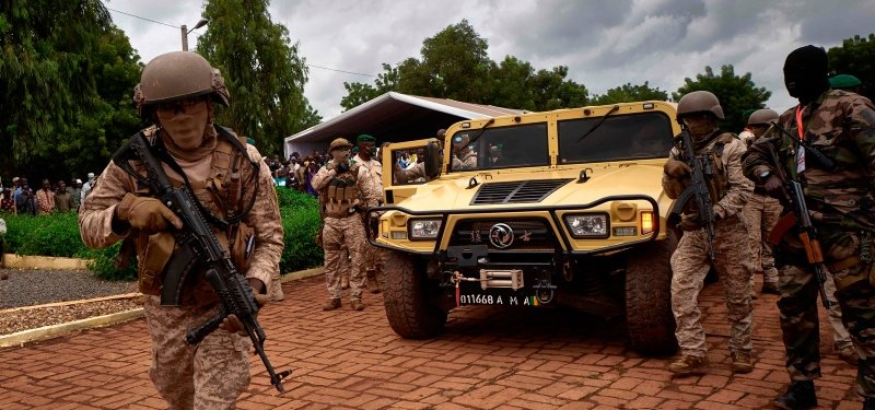 Former defense chief, colonel appointed to lead Mali