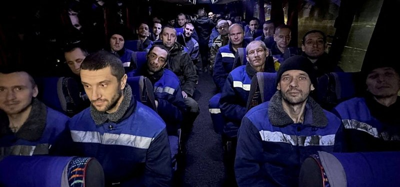 Russia, Ukraine exchange over 300 POWs ahead of New Year's Eve