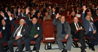 Pensilvanya’ya selam İzmir Marşı’na devam mı?