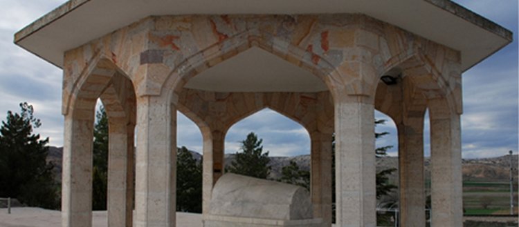 Yunus Emre’nin mezarı ve külliyesi FPV dronla görüntülendi