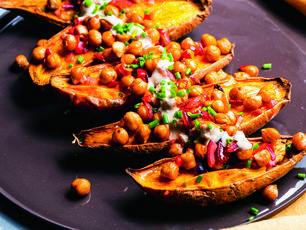 Tahin Soslu Çıtır Nohutlu Tatlı Patates