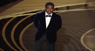 Chris Rock, Oscardan Sonraki İlk Stand-Up Şovunda Ayakta Alkışlandı