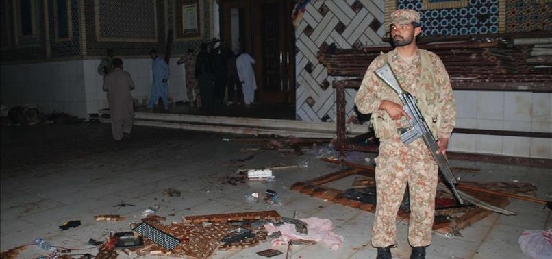 PAKISTAN KILLS 2 SUICIDE BOMBERS NEAR AFGHAN BORDER