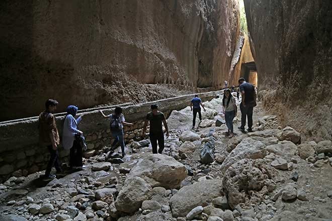 Büyüleyici Titus tüneli