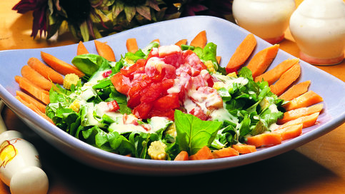 Peynir Soslu Salata