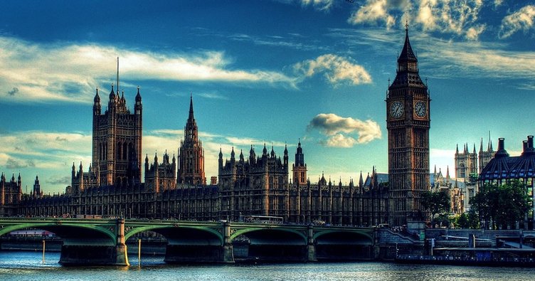 İngiltere’de sanayi üretimi daraldı