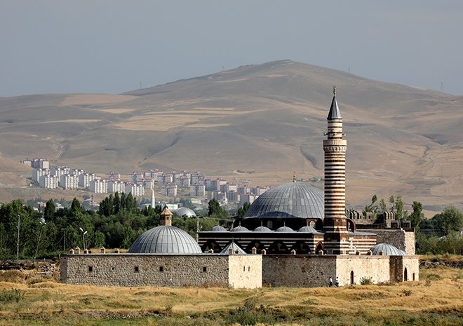 Tarihe meydan okuyan Van Kalesi