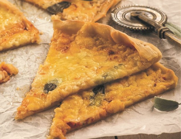 Dört Peynirli Pizza