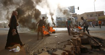 Opposition calls on Sudanese protesters to topple military rulers