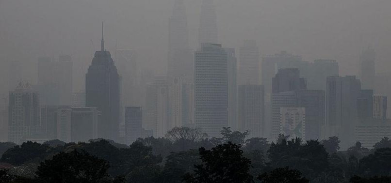 AIR QUALITY IN HAZE-COVERED MALAYSIA VERY UNHEALTHY