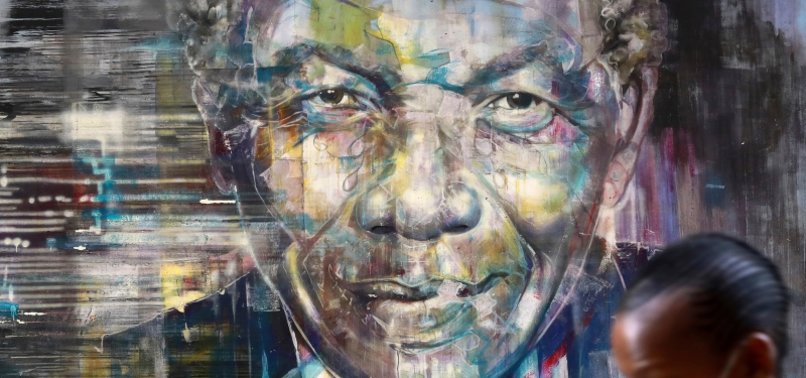 SOUTH AFRICA: ACTS OF KINDNESS HONOR MANDELAS LEGACY