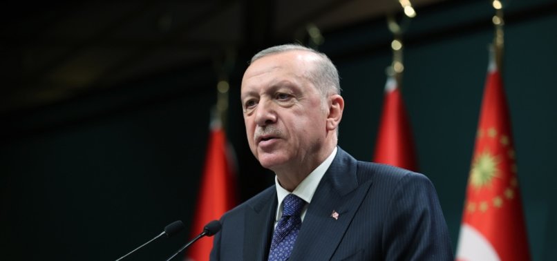 TURKEY TO HAND OVER HUNDREDS OF HOMES, SHOPS TO İZMIR QUAKE VICTIMS: PRESIDENT